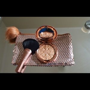 Mac Snowball Face Bag Gold Holiday Collection 2017
